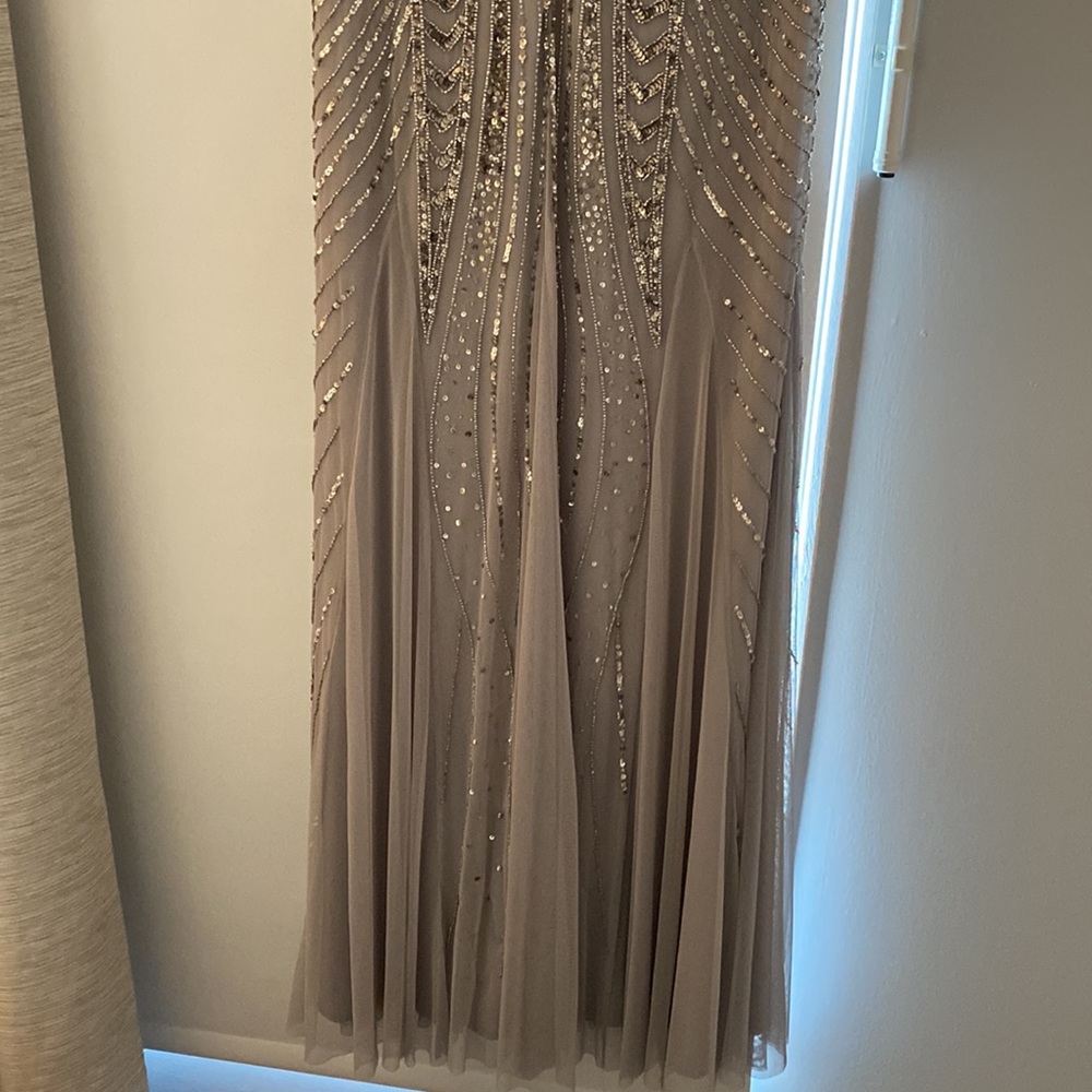 Evening Elegant long dress Très chic design Grey sequence with a flair bottom . - Picture 6 of 17